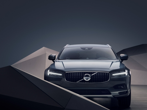 262868_Studio_images_-_The_refreshed_Volvo_S90_Recharge_T8_0